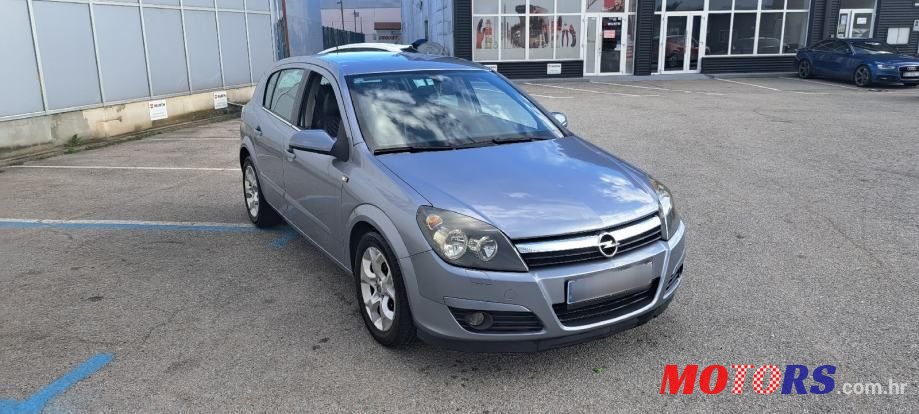 2004' Opel Astra 1,7 Cdti photo #1