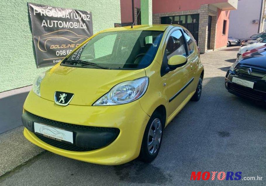 2009' Peugeot 107 1,0 photo #1