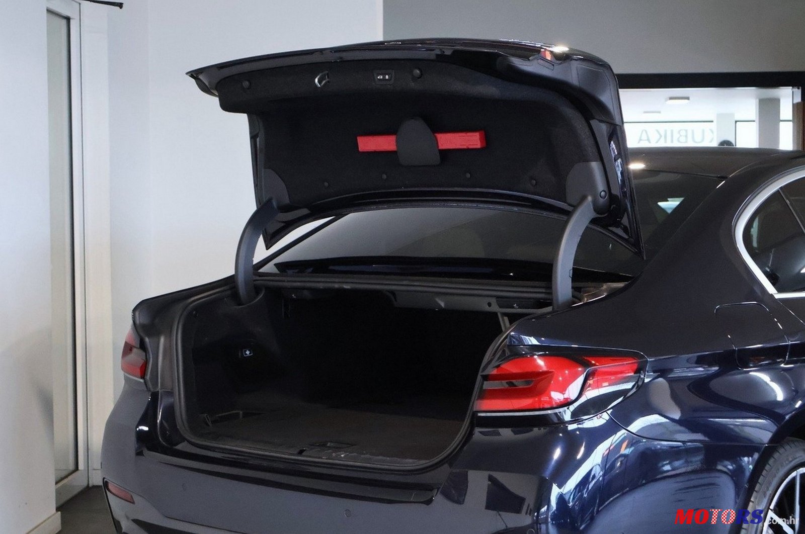 2021' BMW 530 530e - Hybrid photo #4