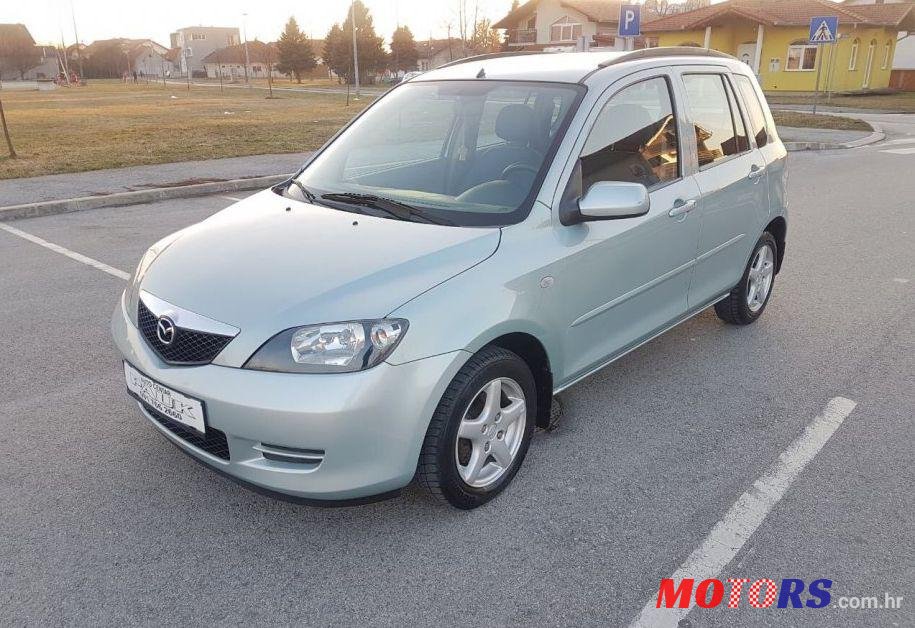 2004' Mazda 2 Cd68 photo #2