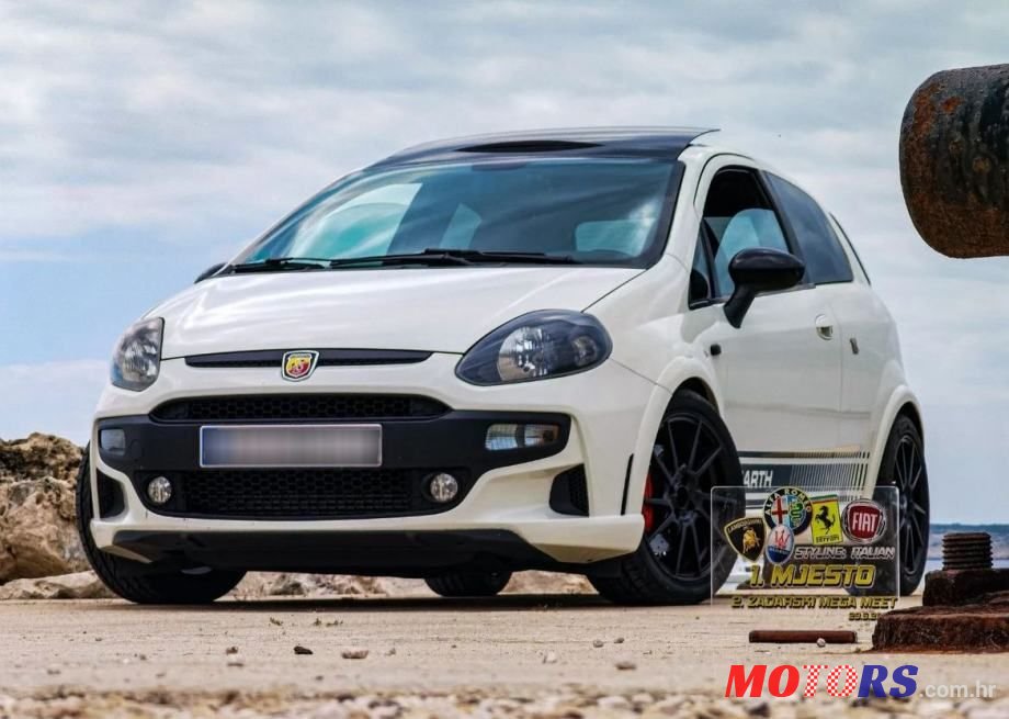 2010' Abarth Grande Punto Punto Evo photo #2