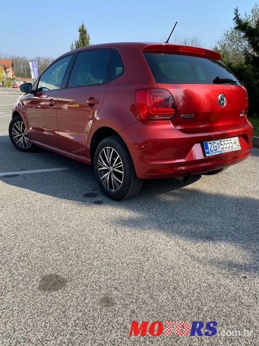 2016' Volkswagen Polo photo #5