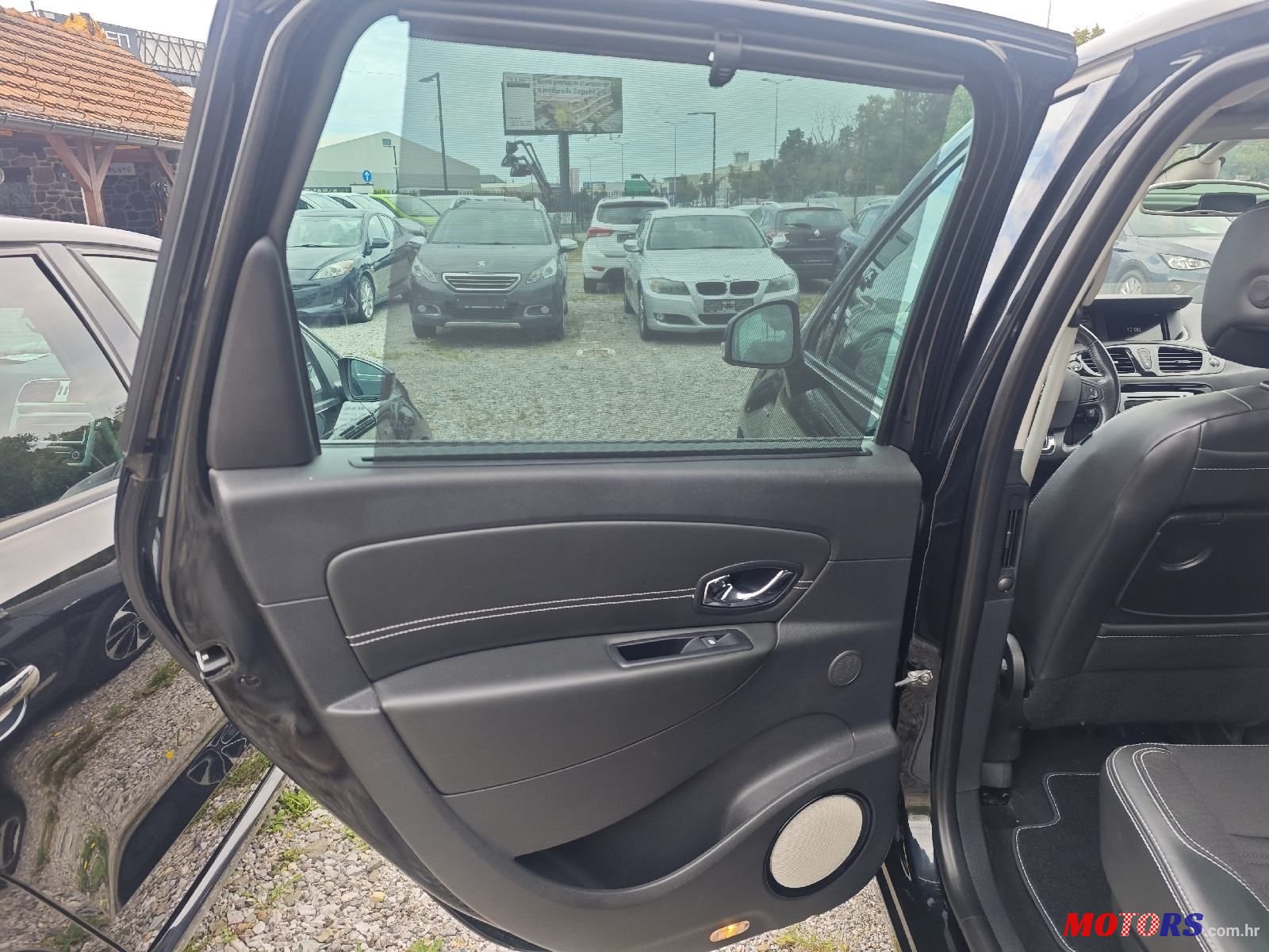 2015' Renault Scenic Dci 130 photo #5