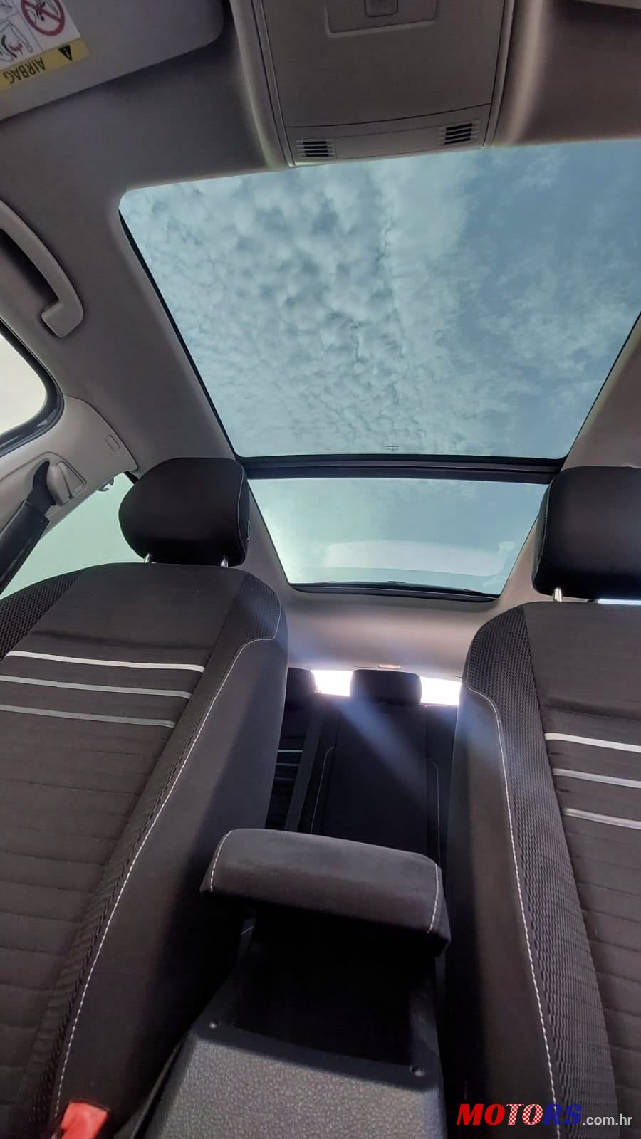 2015' Volkswagen Golf VII Variant photo #1