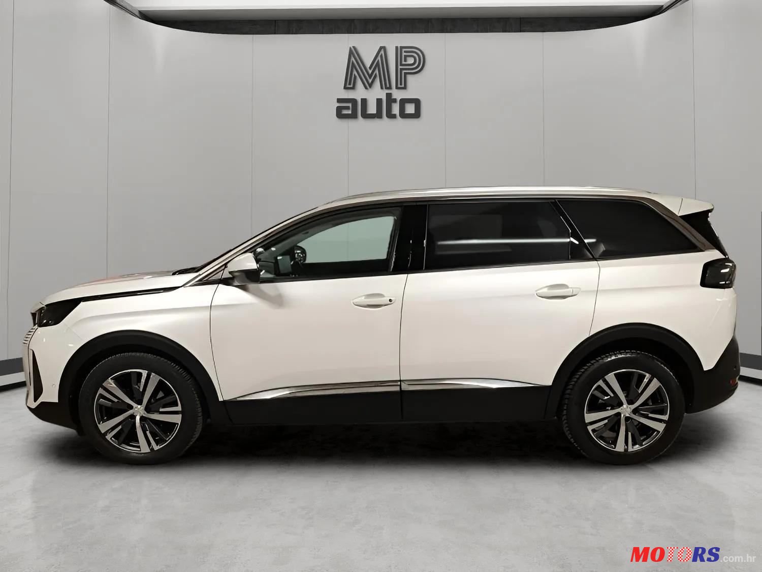 2021' Peugeot 5008 1,2 Puretech photo #2