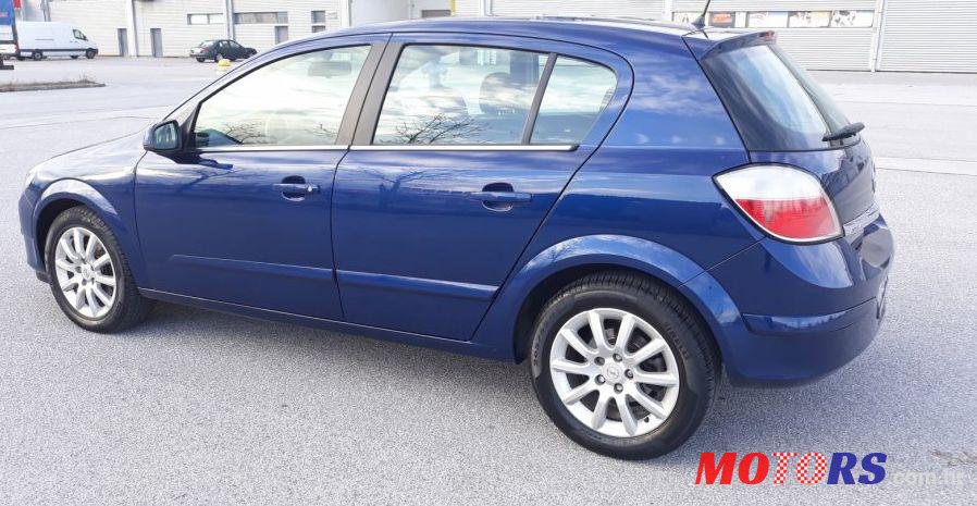 2005' Opel Astra 1,7 Cdti photo #2