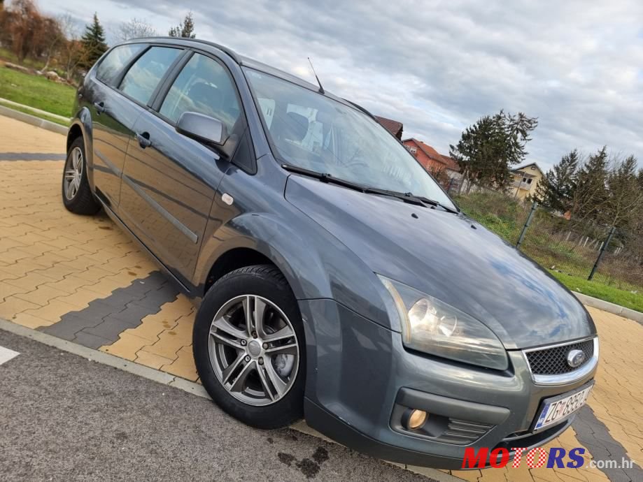 2005' Ford Focus Karavan photo #2