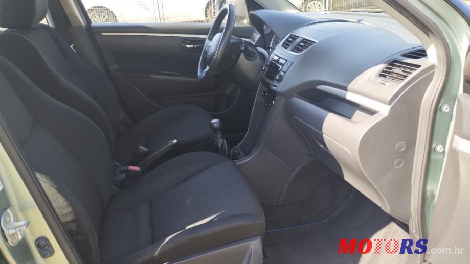 2010' Suzuki Swift 1,3 photo #4