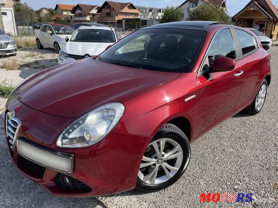 2011' Alfa Romeo Giulietta 2,0 photo #1