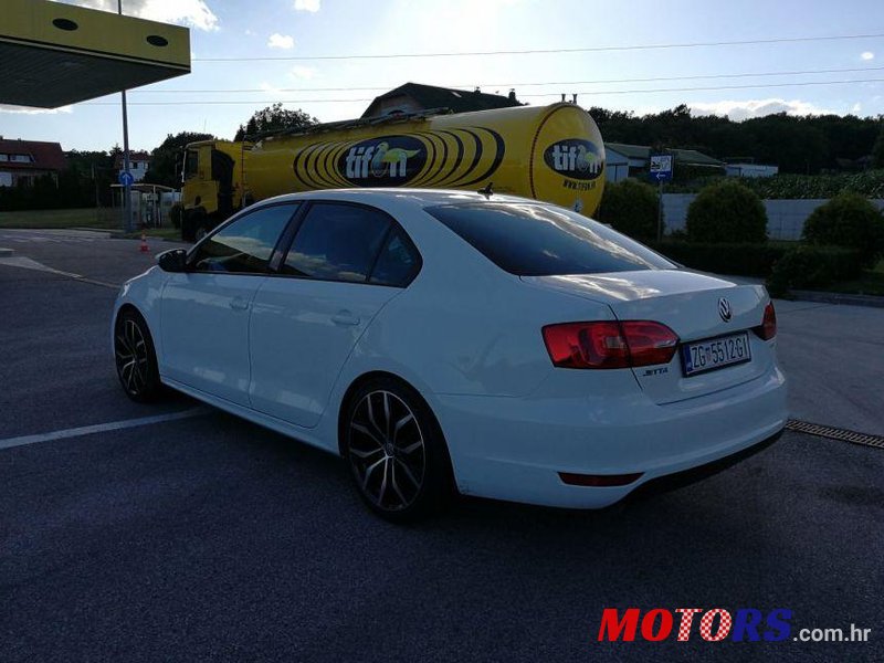 2012' Volkswagen Jetta 1,6 Tdi photo #1