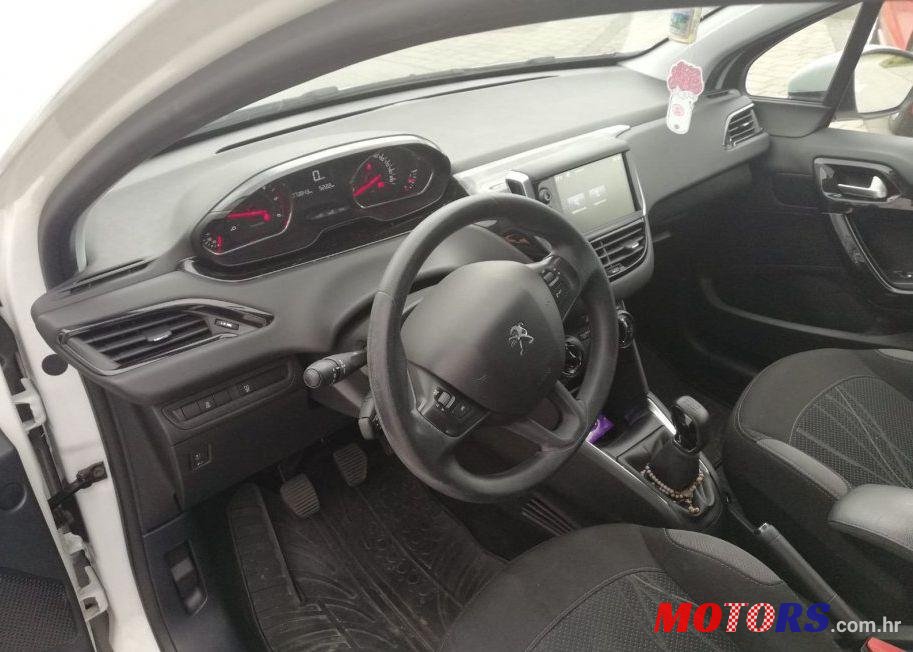 2015' Peugeot 208 1,4 Hdi photo #1