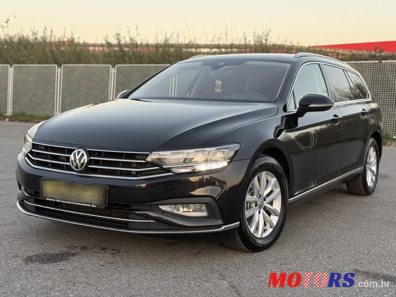 2020' Volkswagen Passat Variant photo #1