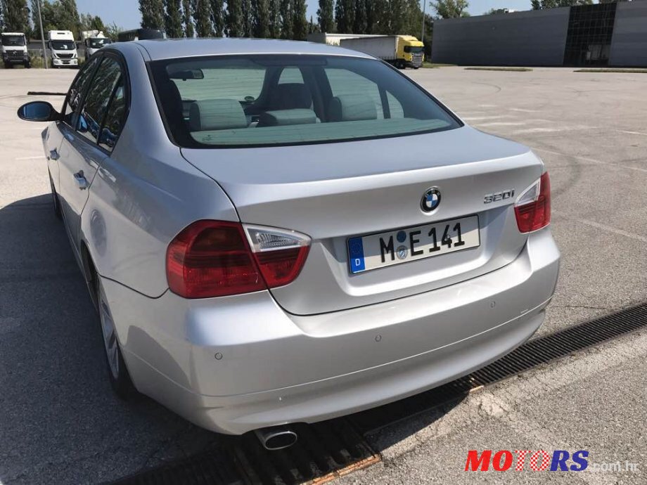 2005' BMW 3 Series E90 photo #4