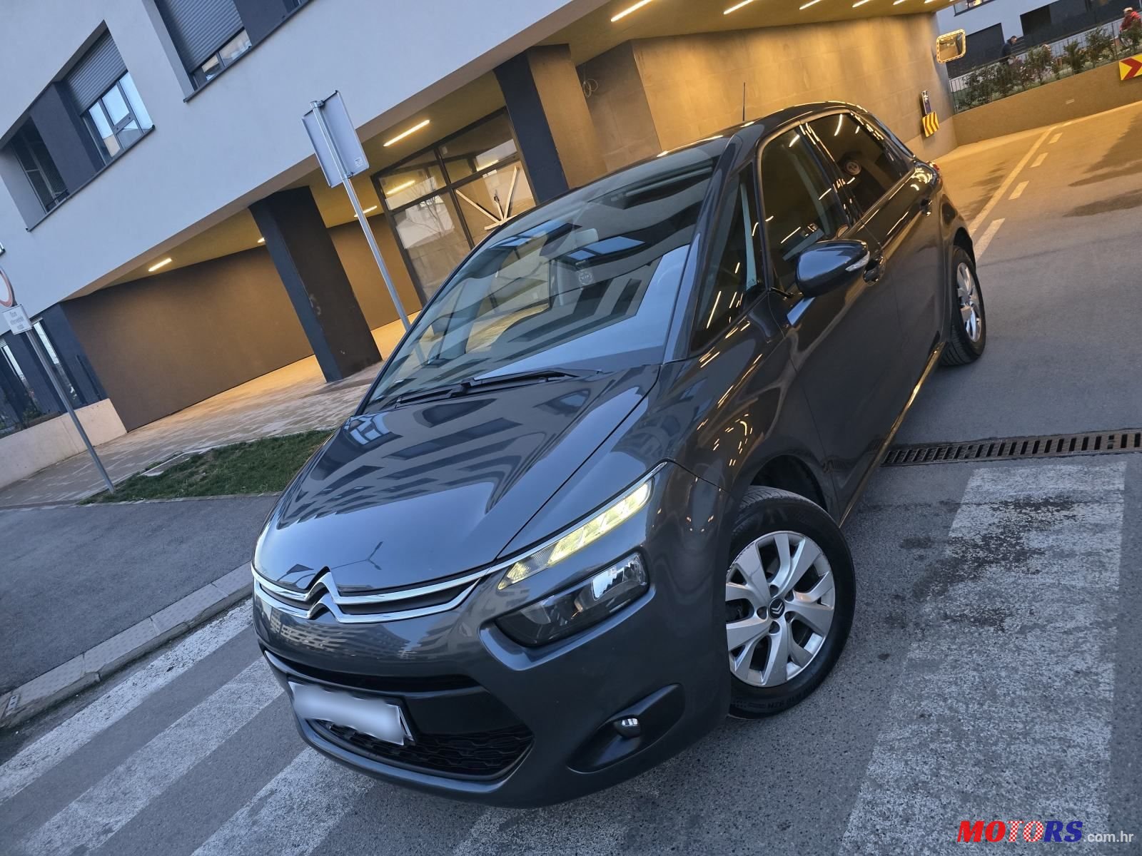 2015' Citroen C4 Picasso 1,6 S&S photo #1