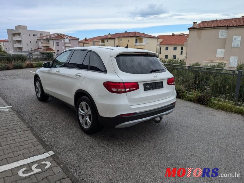 2018' Mercedes-Benz GLC 250 D photo #3