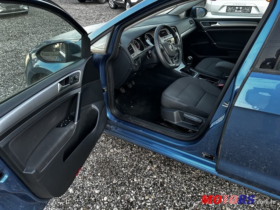 2017' Volkswagen Golf VII Variant photo #5