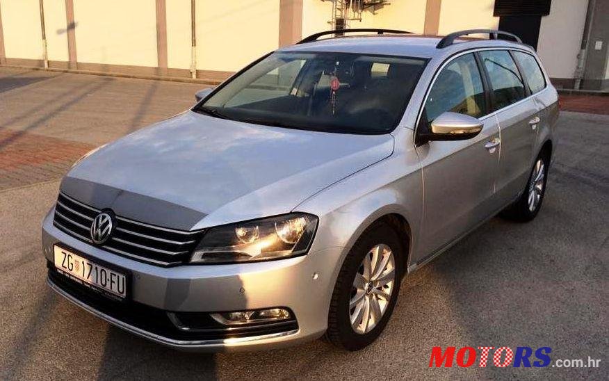 2011' Volkswagen Passat Variant photo #1