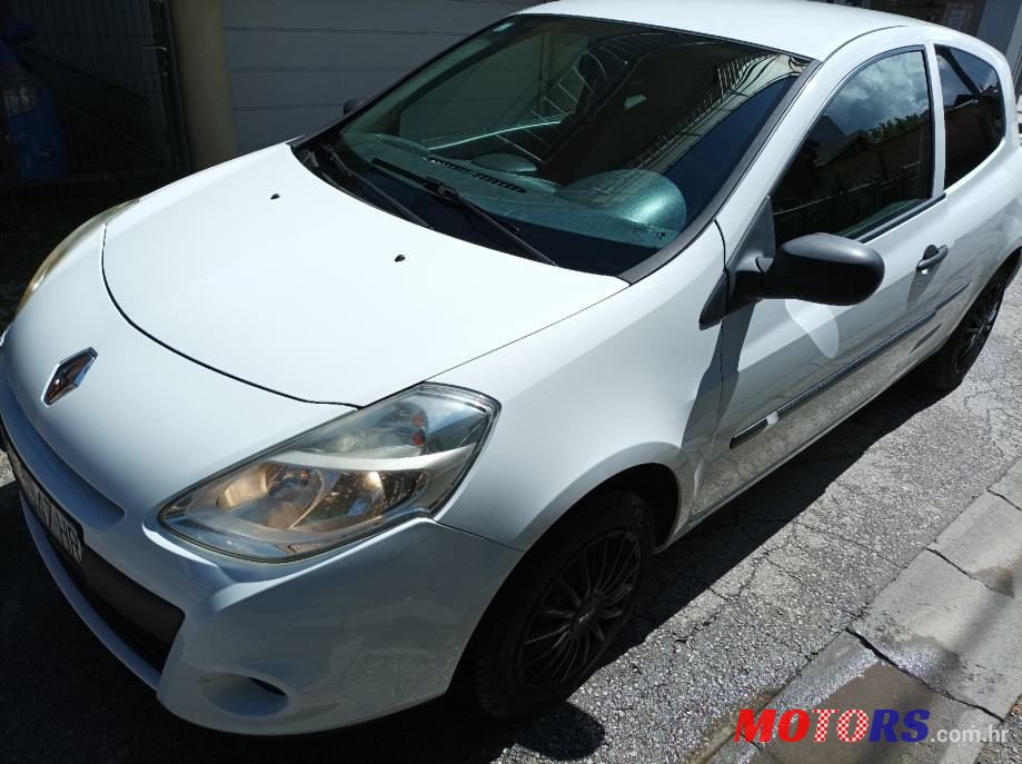 2010' Renault Clio 1,5 Dci photo #2
