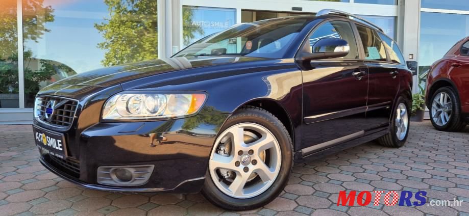 2011' Volvo V50 D2 photo #2