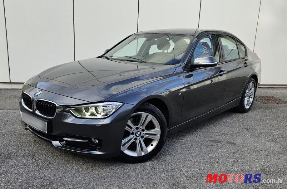 2012' BMW Serija 3 318D photo #1