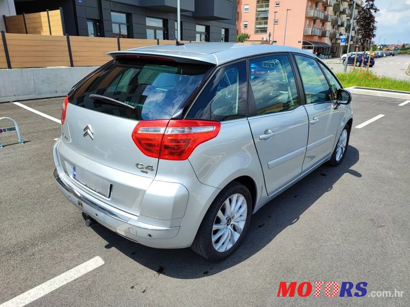 2009' Citroen C4 Picasso photo #4