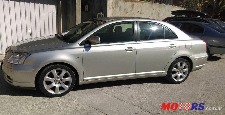 2004' Toyota Avensis 2,0 Vvt-I D4 Sol photo #1