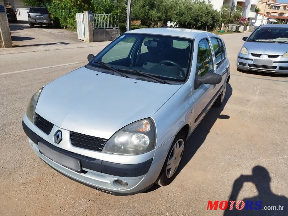 2004' Renault Clio photo #1