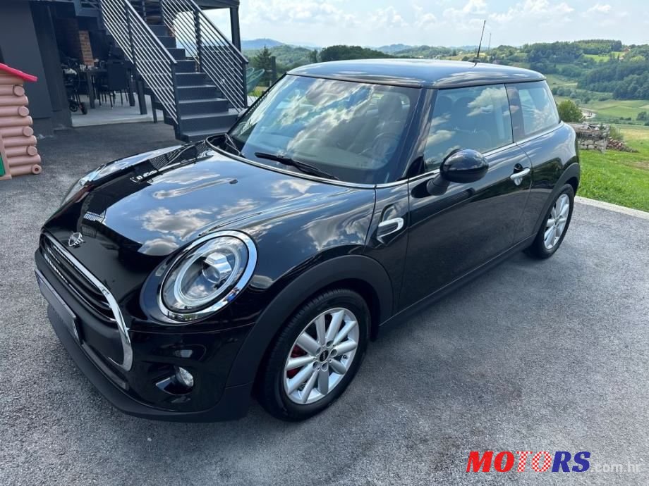 2019' MINI Cooper One photo #2