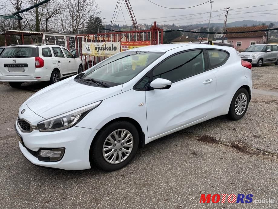 2013' Kia Ceed photo #3