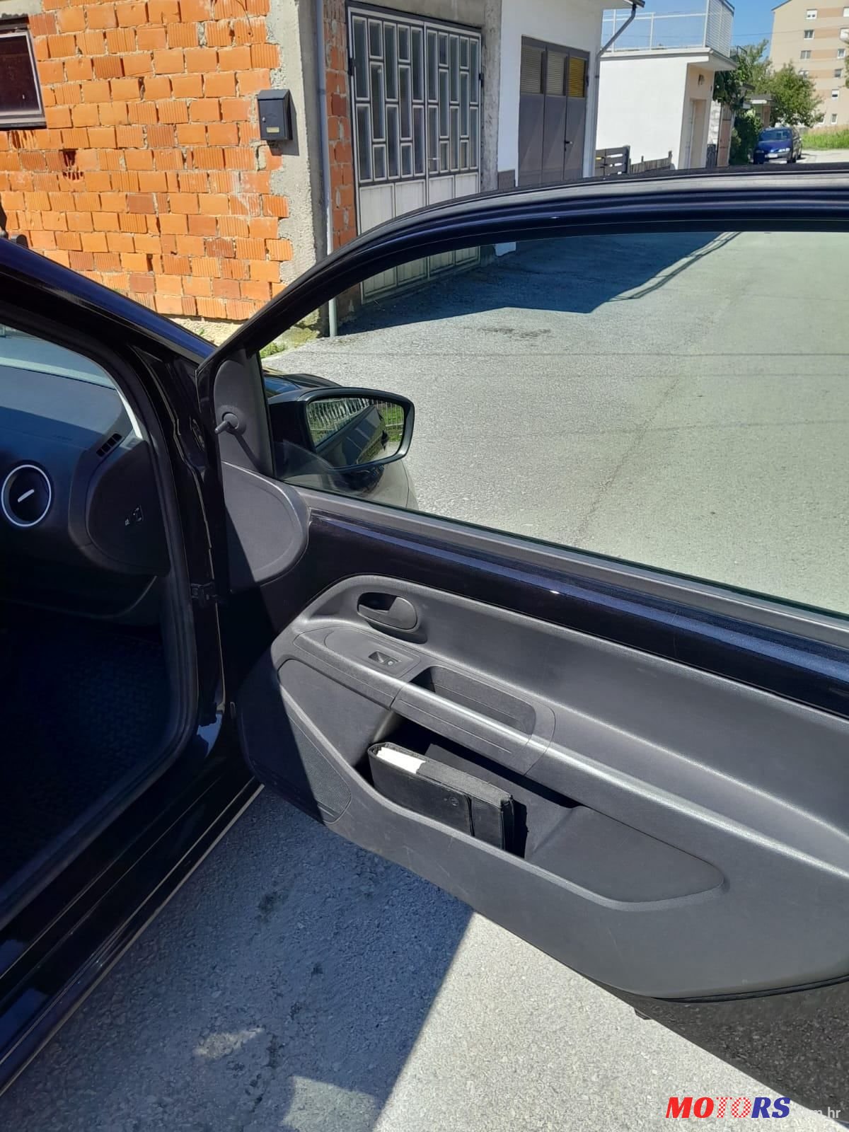 2012' Volkswagen Up! 1,0 Up! photo #6