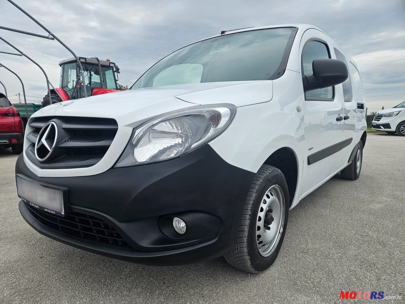 2016' Mercedes-Benz Citan 111 photo #2