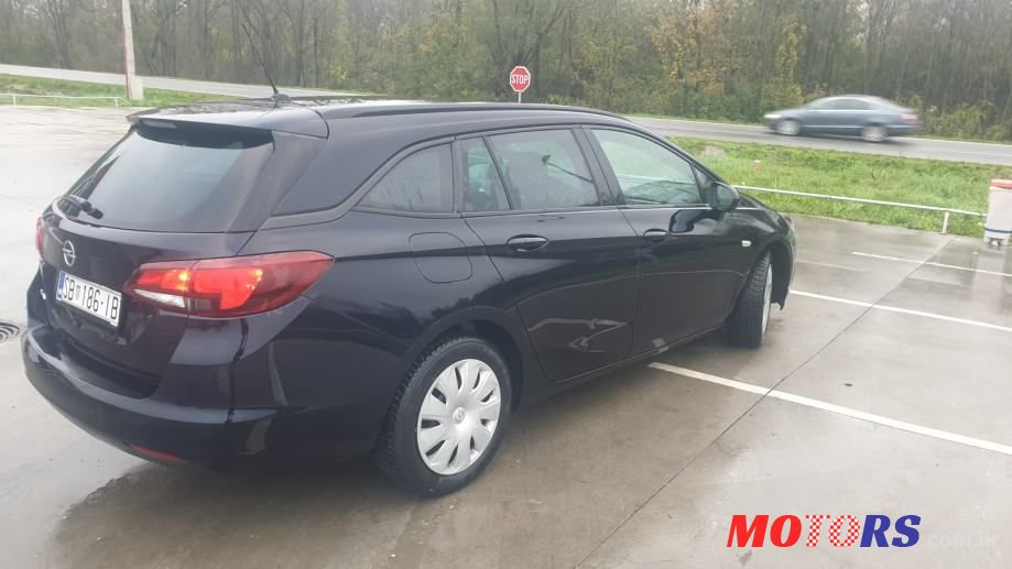 2018' Opel Astra photo #4
