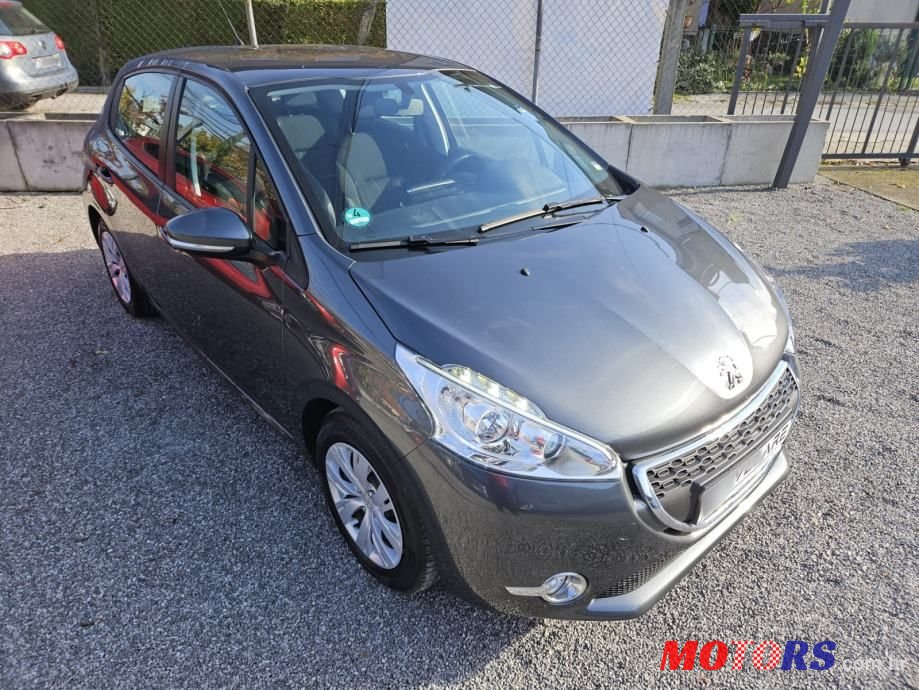 2015' Peugeot 208 1,2 photo #3