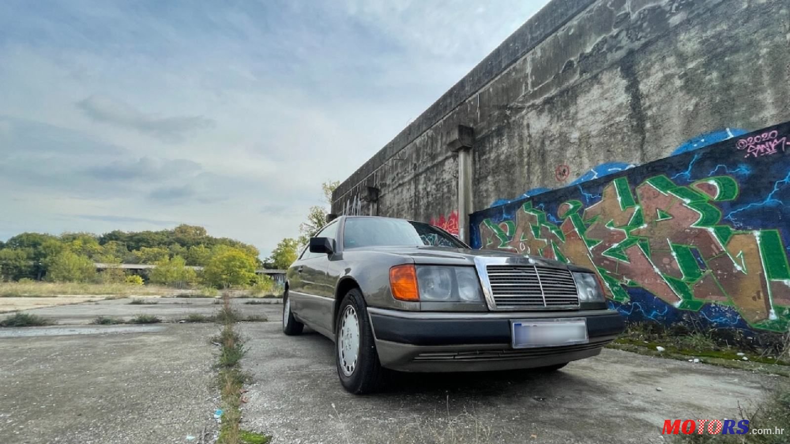 1989' Mercedes-Benz 124 300Ce photo #2