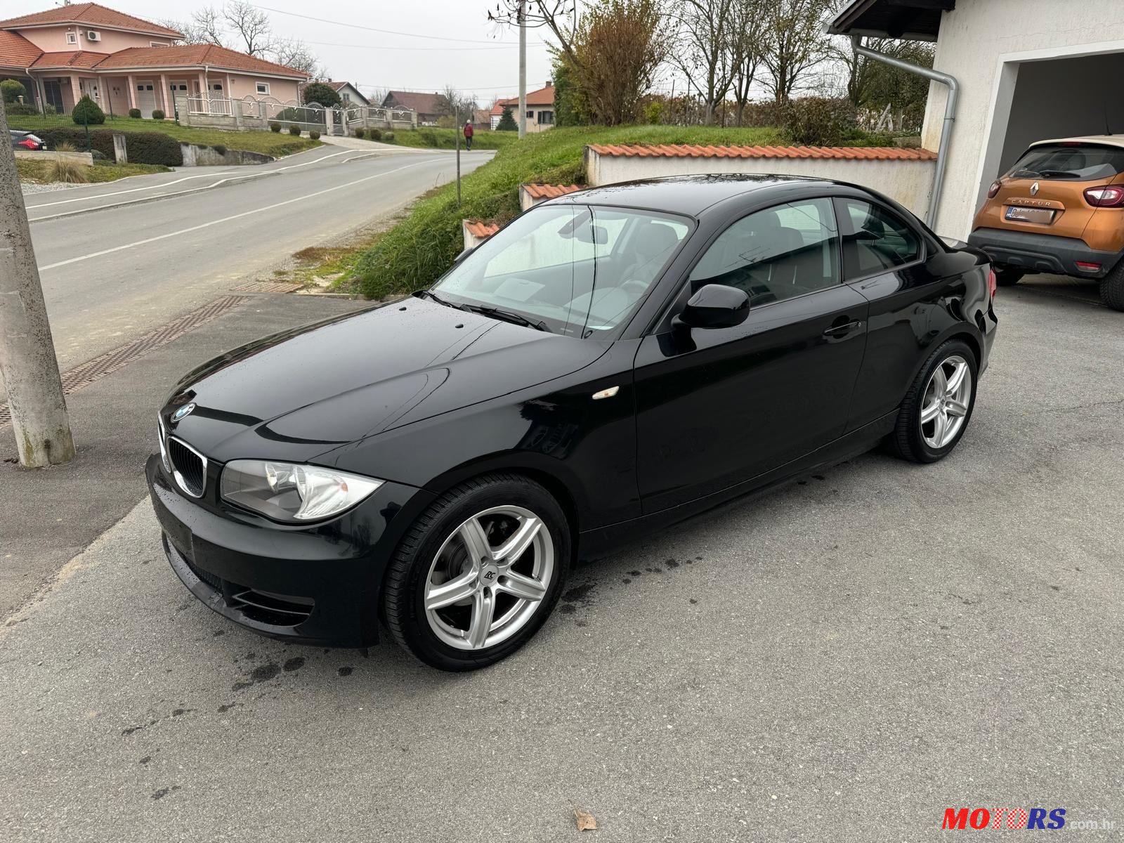 2010' BMW Serija 1 120I photo #2