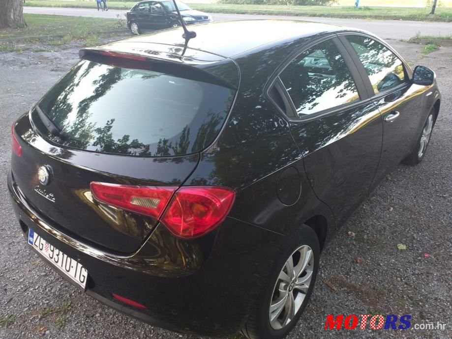 2012' Alfa Romeo Giulietta 1,6 photo #5