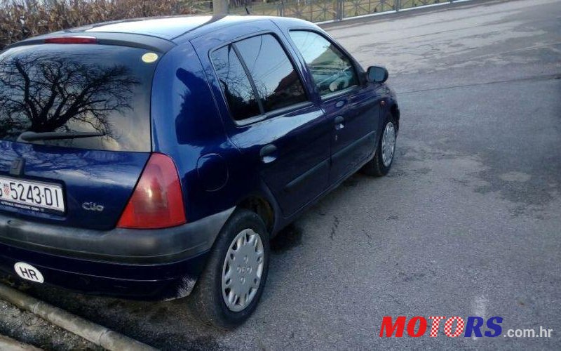 2001' Renault Clio 1,2 photo #2