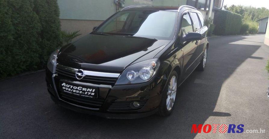 2005' Opel Astra Karavan photo #2