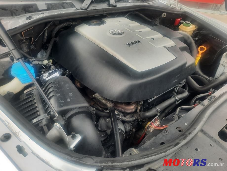 2005' Volkswagen Touareg photo #4