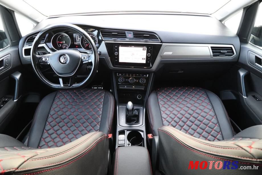 2017' Volkswagen Touran 2,0 Tdi photo #5