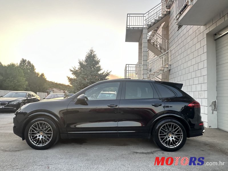 2016' Porsche Cayenne Diesel Tiptronic photo #4