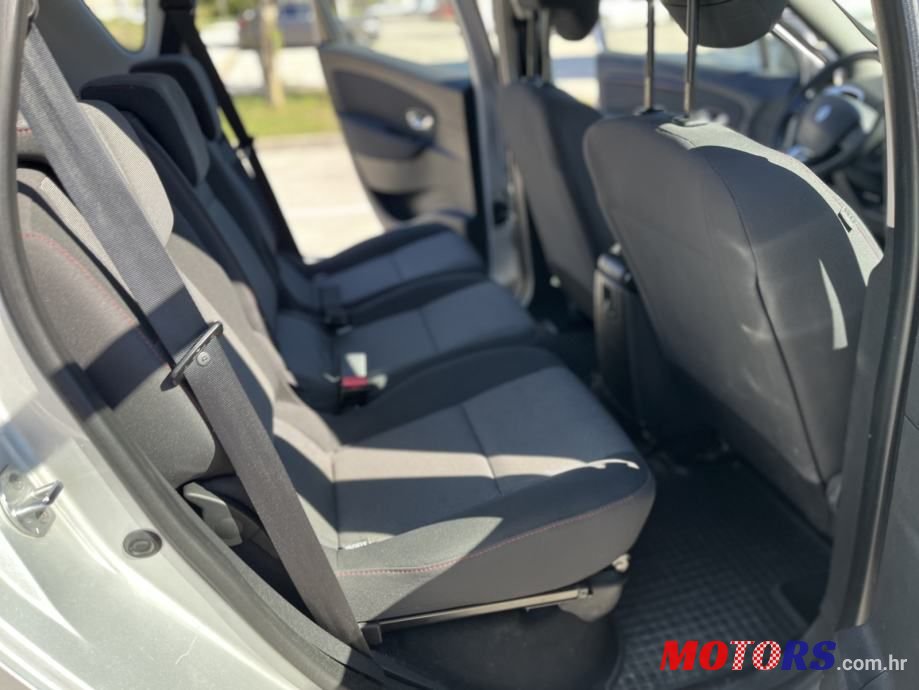 2014' Renault Scenic Dci photo #6