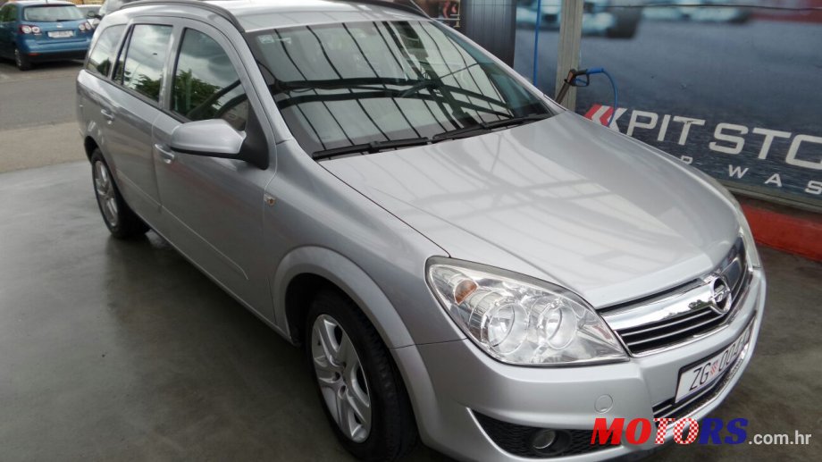 2009' Opel Astra photo #2