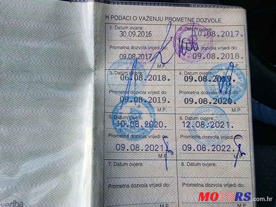 2008' Volkswagen Golf 5 photo #3