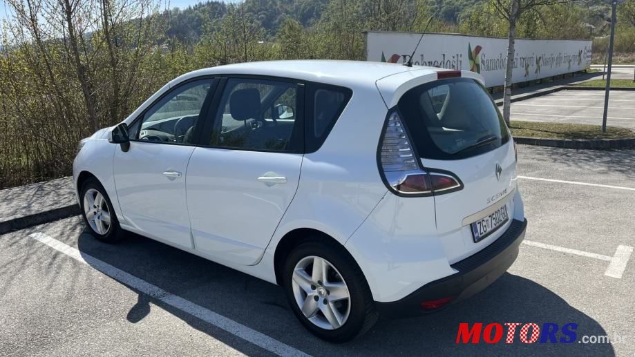 2015' Renault Scenic Dci photo #3