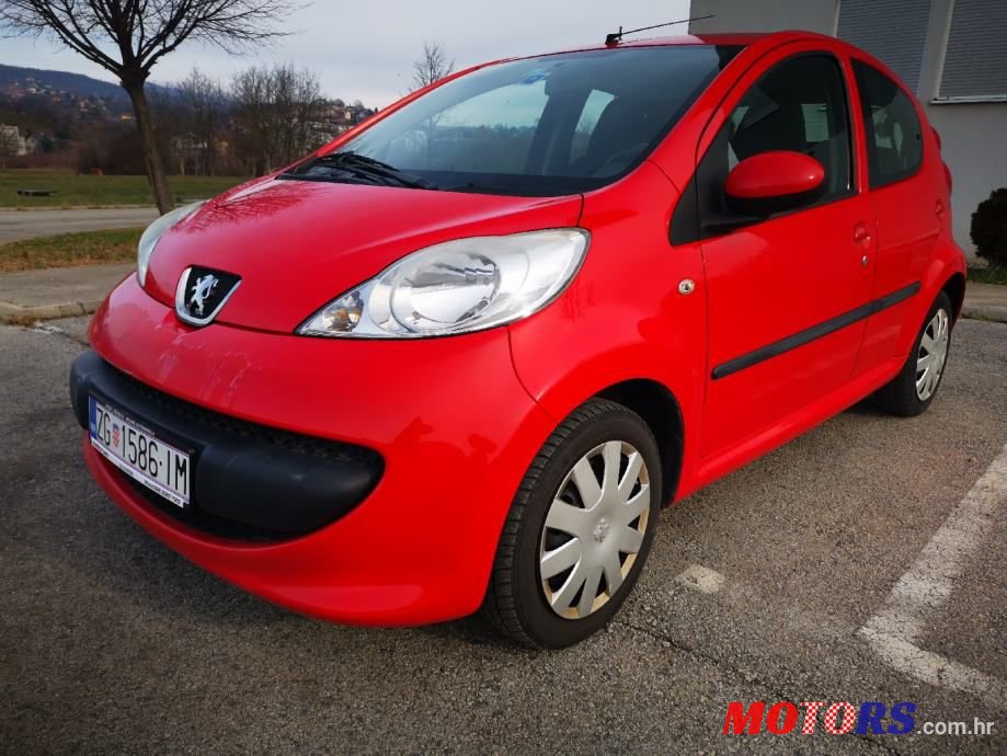 2008' Peugeot 107 1,0 photo #1