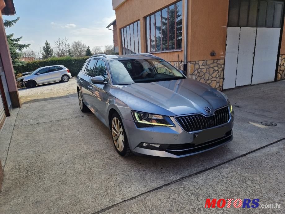 2012' Volkswagen Sharan 2,0 Tdi photo #3