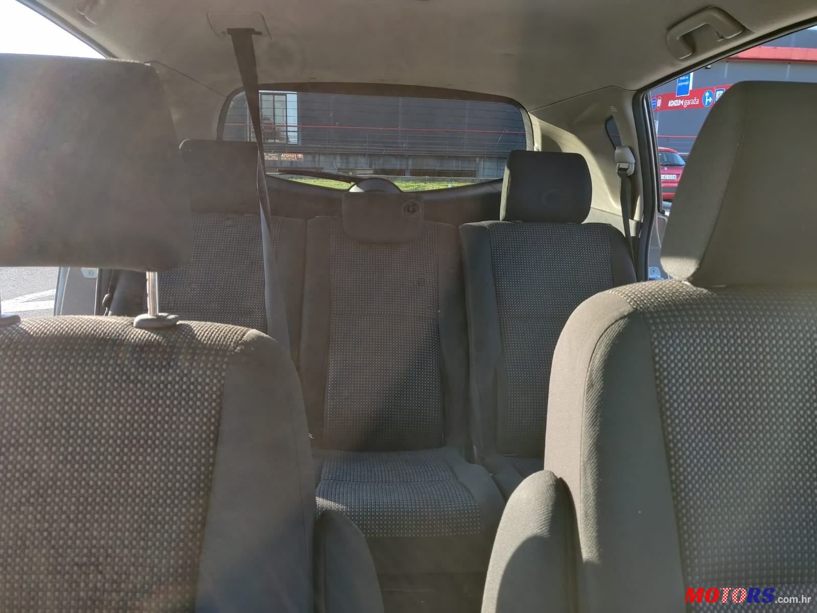 2008' Toyota Corolla Verso 2,2 photo #1