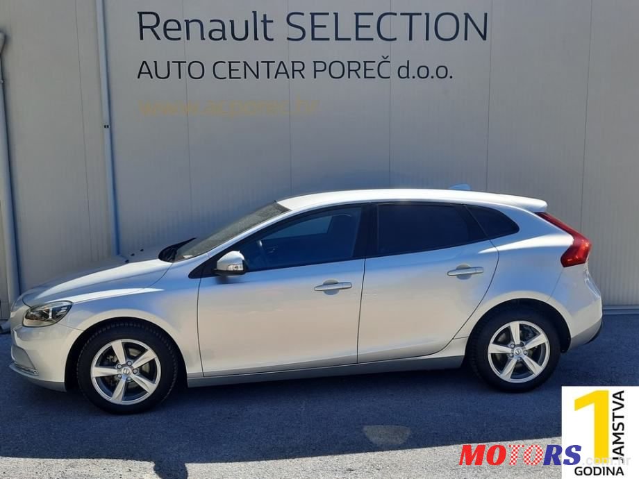 2017' Volvo V40 D2 Kinetic photo #2