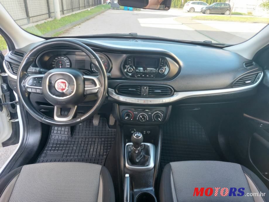 2016' Fiat Tipo photo #5